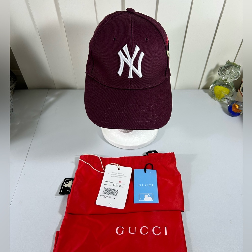 Authentic! Gucci NY Unisex baseball hat Size 57-61 cm Burgundy Color
